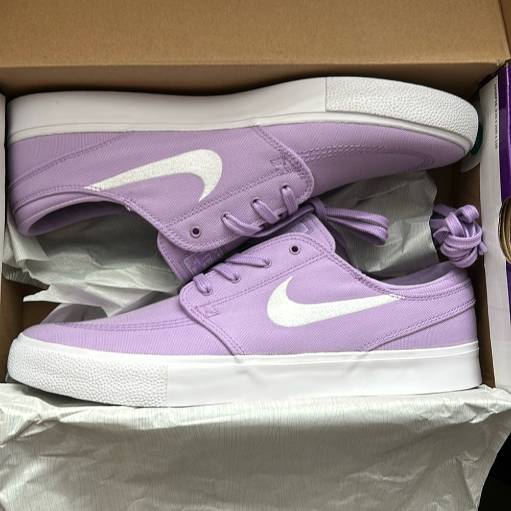Nike SB Janoski Size 11.5 Brand New / Lilac + White